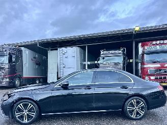 škoda osobní automobily Mercedes E-klasse 220D 194pk 9-traps aut + f1 Excl Line - widescreen - front + line + side assist - cam - navi - sfeerverl 2021/6