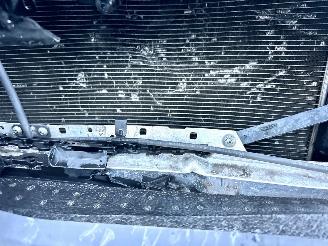 Mercedes E-klasse Gereserveerd 220D 194pk 9-traps aut + f1 Excl Line - widescreen - front + line + side assist - cam - navi - sfeerverl picture 105