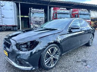 Mercedes E-klasse Gereserveerd 220D 194pk 9-traps aut + f1 Excl Line - widescreen - front + line + side assist - cam - navi - sfeerverl picture 2