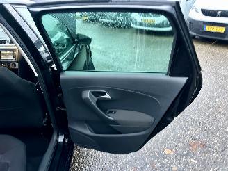 Volkswagen Polo 1.2 TSI 105pk 6-bak Highline 5drs - pano - airco - cruise - pdc - lmv - 4x elektr ramen - alcantara picture 32