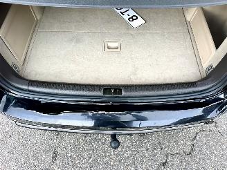 Volkswagen Passat 2.0 TDI 140pk aut Highl Exe Ed - pano - stoelverw v+a - dvd in hoofdst - xenon - standkachel picture 68