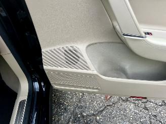 Volkswagen Passat 2.0 TDI 140pk aut Highl Exe Ed - pano - stoelverw v+a - dvd in hoofdst - xenon - standkachel picture 47