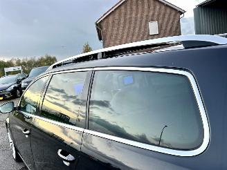 Volkswagen Passat 2.0 TDI 140pk aut Highl Exe Ed - pano - stoelverw v+a - dvd in hoofdst - xenon - standkachel picture 103