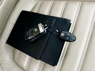 Volkswagen Passat 2.0 TDI 140pk aut Highl Exe Ed - pano - stoelverw v+a - dvd in hoofdst - xenon - standkachel picture 51