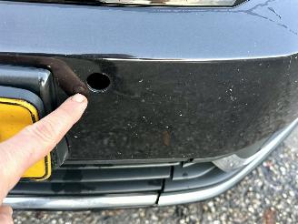 Volkswagen Passat 2.0 TDI 140pk aut Highl Exe Ed - pano - stoelverw v+a - dvd in hoofdst - xenon - standkachel picture 114