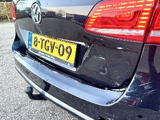 Volkswagen Passat 2.0 TDI 140pk aut Highl Exe Ed - pano - stoelverw v+a - dvd in hoofdst - xenon - standkachel picture 108