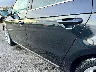 Volkswagen Passat 2.0 TDI 140pk aut Highl Exe Ed - pano - stoelverw v+a - dvd in hoofdst - xenon - standkachel picture 102