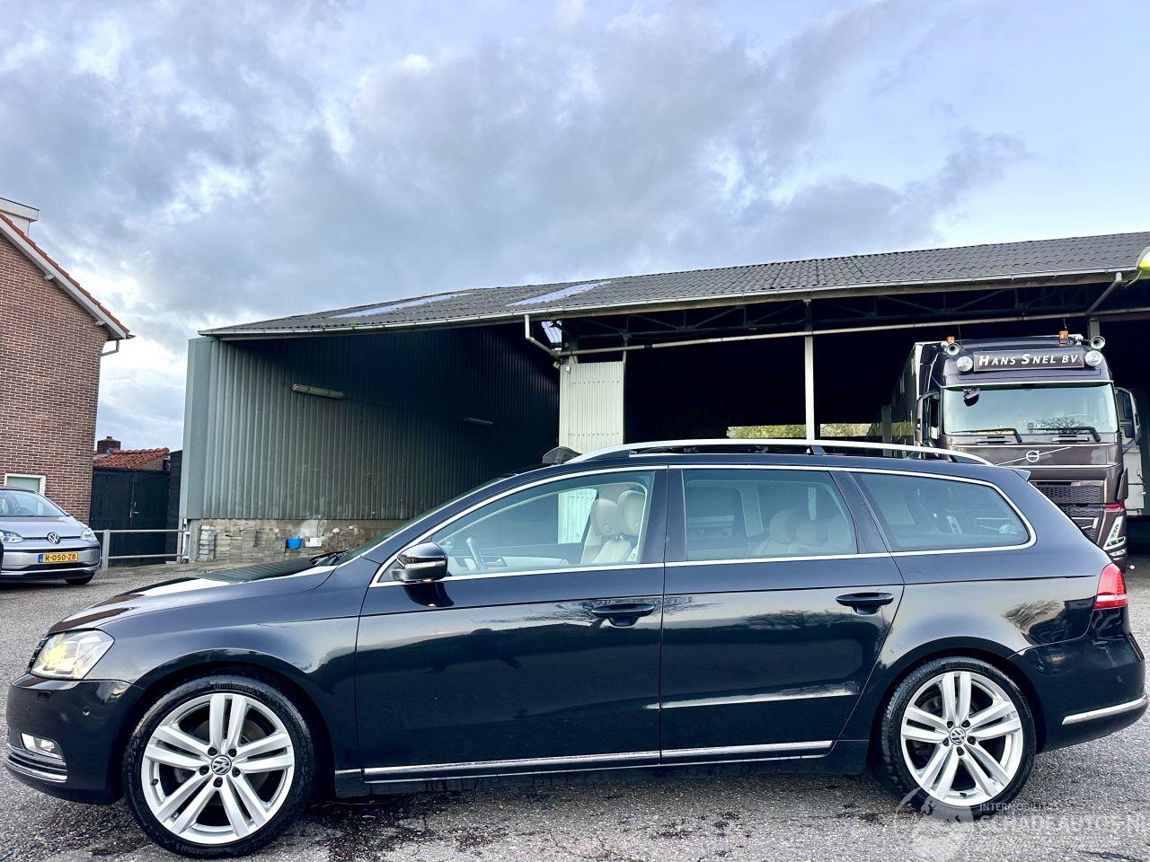 Volkswagen Passat 2.0 TDI 140pk aut Highl Exe Ed - pano - stoelverw v+a - dvd in hoofdst - xenon - standkachel