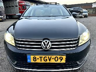 Volkswagen Passat 2.0 TDI 140pk aut Highl Exe Ed - pano - stoelverw v+a - dvd in hoofdst - xenon - standkachel picture 115
