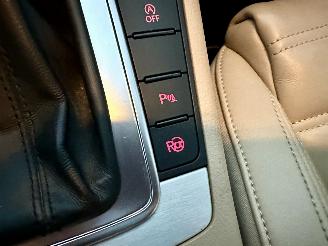 Volkswagen Passat 2.0 TDI 140pk aut Highl Exe Ed - pano - stoelverw v+a - dvd in hoofdst - xenon - standkachel picture 24