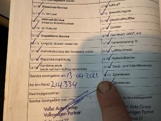 Volkswagen Passat 2.0 TDI 140pk aut Highl Exe Ed - pano - stoelverw v+a - dvd in hoofdst - xenon - standkachel picture 77