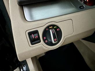 Volkswagen Passat 2.0 TDI 140pk aut Highl Exe Ed - pano - stoelverw v+a - dvd in hoofdst - xenon - standkachel picture 41