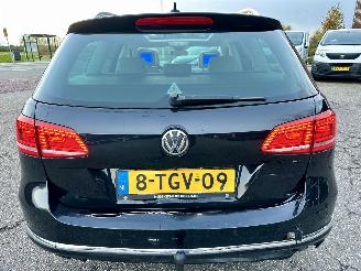 Volkswagen Passat 2.0 TDI 140pk aut Highl Exe Ed - pano - stoelverw v+a - dvd in hoofdst - xenon - standkachel picture 106