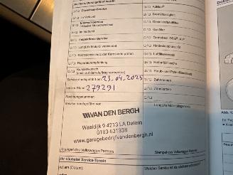 Volkswagen Passat 2.0 TDI 140pk aut Highl Exe Ed - pano - stoelverw v+a - dvd in hoofdst - xenon - standkachel picture 74