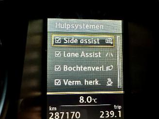 Volkswagen Passat 2.0 TDI 140pk aut Highl Exe Ed - pano - stoelverw v+a - dvd in hoofdst - xenon - standkachel picture 22