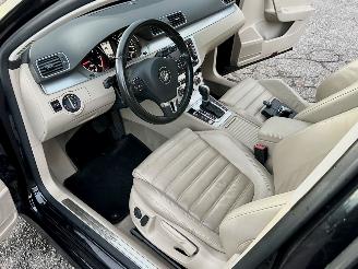 Volkswagen Passat 2.0 TDI 140pk aut Highl Exe Ed - pano - stoelverw v+a - dvd in hoofdst - xenon - standkachel picture 18