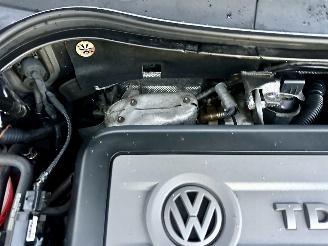 Volkswagen Passat 2.0 TDI 140pk aut Highl Exe Ed - pano - stoelverw v+a - dvd in hoofdst - xenon - standkachel picture 98