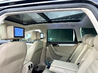 Volkswagen Passat 2.0 TDI 140pk aut Highl Exe Ed - pano - stoelverw v+a - dvd in hoofdst - xenon - standkachel picture 64
