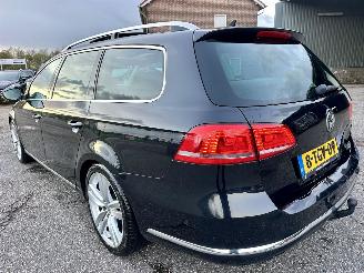 Volkswagen Passat 2.0 TDI 140pk aut Highl Exe Ed - pano - stoelverw v+a - dvd in hoofdst - xenon - standkachel picture 6