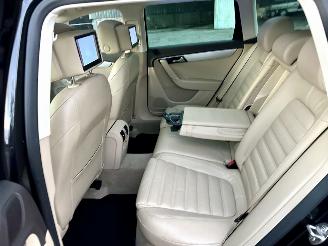 Volkswagen Passat 2.0 TDI 140pk aut Highl Exe Ed - pano - stoelverw v+a - dvd in hoofdst - xenon - standkachel picture 55
