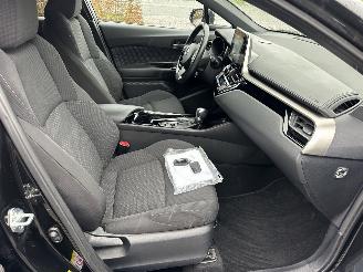 Toyota C-HR Gereserveerd 1.8 Full Hybrid 148pk aut Energy - 42dkm nap - navi - camera - keyless entry + start - front + line assist picture 55
