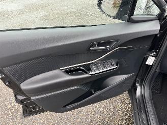 Toyota C-HR Gereserveerd 1.8 Full Hybrid 148pk aut Energy - 42dkm nap - navi - camera - keyless entry + start - front + line assist picture 44