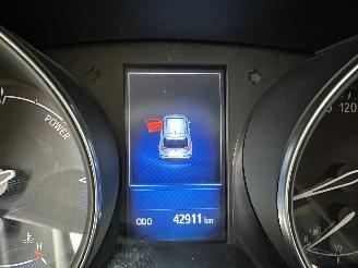 Toyota C-HR Gereserveerd 1.8 Full Hybrid 148pk aut Energy - 42dkm nap - navi - camera - keyless entry + start - front + line assist picture 26