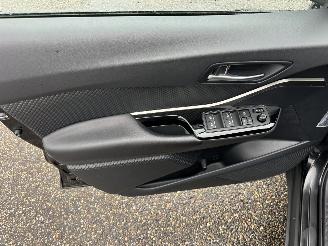 Toyota C-HR Gereserveerd 1.8 Full Hybrid 148pk aut Energy - 42dkm nap - navi - camera - keyless entry + start - front + line assist picture 46