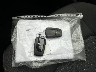 Toyota C-HR Gereserveerd 1.8 Full Hybrid 148pk aut Energy - 42dkm nap - navi - camera - keyless entry + start - front + line assist picture 40