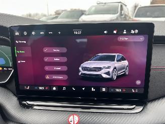 Skoda Octavia RS 2.0 TSI 265pk Aut + F1 Combi - pano - crystal light - front + line + side assist - virtual - 19 inch - keyless picture 37