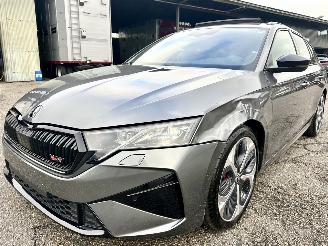 Skoda Octavia RS 2.0 TSI 265pk Aut + F1 Combi - pano - crystal light - front + line + side assist - virtual - 19 inch - keyless picture 2