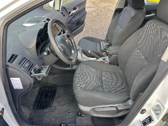 Toyota Auris 1.8 Full Hybrid 123pk aut Executive - nap - navi - camera - keyless entry + start - lmv + 4x goede banden picture 43