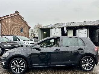 Vaurioauto  passenger cars Volkswagen e-Golf 136pk aut Highline 5drs - nap - virtual - keyless - leer - stoelverw - sfeerverl - camera - pdc v+a 2018/3