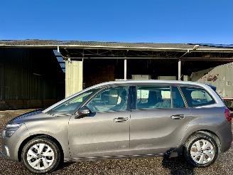 skadebil auto Citroën C4 Spacetourer 1.2T 131pk aut + f1 Bus 7-pers - nap - navi - virtual - line assist - keyless entry + start - pdc 2019/3