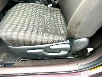 Toyota iQ 1.0 VVTi 68pk automaat Aspiration - 44dkm nap - navi - clima - keyless entry + start - lmv - pdc picture 41