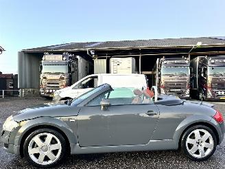 Schadeauto Audi TT Roadster 1.8 5V Turbo quattro - elektr dak - alarm - uniek leer - stoelverw - clima - cruise - complete documentatie 2001/5