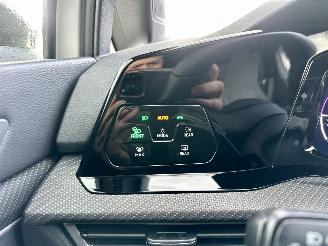 Volkswagen Golf 1.5 eTSI aut + f1 162pk R-Line - pano - hud - keyless - virtual - front + line + side + park assist picture 31