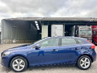 Schadeauto Volvo V-40 2.0 D4 190pk 6-bak Ocean Race Bus - pano - xenon - nap - navi - camera - pdc v+a - memory - trekh 2014/10