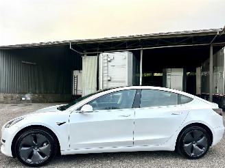 skadebil auto Tesla Model 3 60kWh 238pk aut Standard rwd plus - pano - nap - navi - camera - leer - stoelverw - pdc v+a - self driving 2019/9