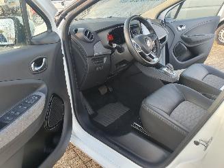 Renault Zoé INTENSE  51 KW met CCS lader  8000 km technisch probleem HUURBATTERY picture 22