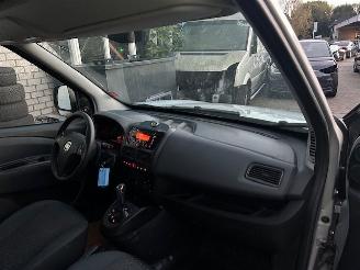 Fiat Doblo 1.6 MULTIJET SX MAXI AUTOM picture 9