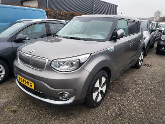 škoda osobní automobily Kia E-Soul electrische kia soul , geen schade ,, zwak accupakket 100% laden is 50 km 2014/12