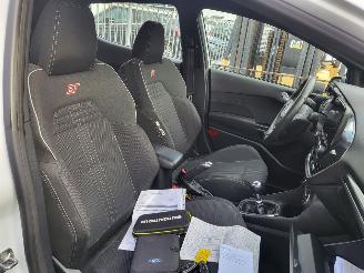 Ford Fiesta 1.5 EcoBoost ST-3 NAVI, CAMERA, 240 PK 5 DEURS picture 6