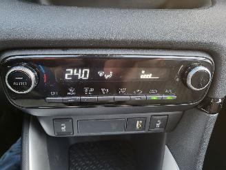 Toyota Yaris LET OP  !! Mazda 2 Hybrid autom 1.5 Agile ( Toyota Yaris) 48000km nwpr € 25000 picture 19