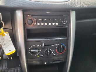 Peugeot 207 Peugeot 207 5 Drs 1.4 VTi Cool \'n Blue picture 12