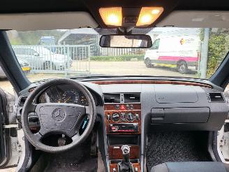 Mercedes C-klasse C180 ELEGANCE 2E eigenaar YONGTIMER picture 4