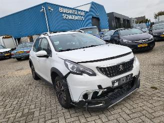 Avarii autoturisme Peugeot 2008 AUTOMAAT Peugeot 2008 1.2 PureTech Allure 69000KM  RIJDBAAR 2016/1