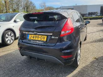 Schadeauto Ford Fiesta 1.6 Ghia 5drs hatchback   goede airco rijdbaar 2009/4