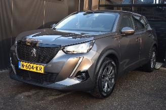 skadebil auto Peugeot 2008 1.2 Puretech Blue Lease Active 131Pk *Navi/Clima/Camera 2021/11