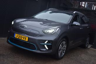 Unfallwagen Kia Niro 64Kwh Executiveline 204Pk 3FASE 100% Soh *Navi/Clima/Leder/Camera/Stoelverwarming 2020/11